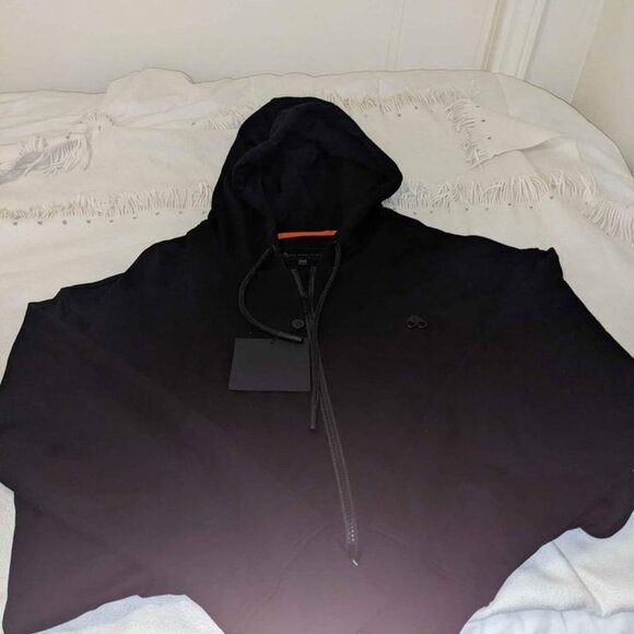 Moose knuckles match black hoodie and pants - Picture 2 of 4